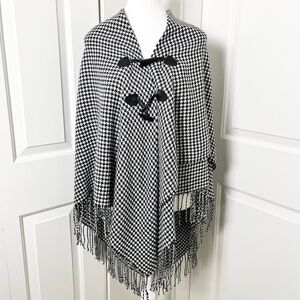 Classic Mod Houndstooth Poncho with Toggles & Fringe-Women's One Size